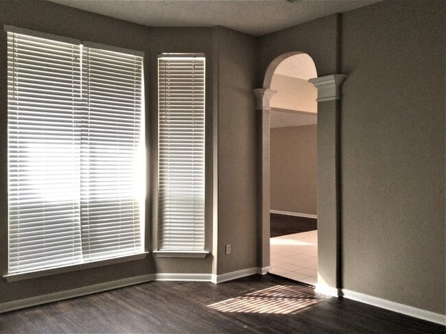 Building Photo - 15007 Red Cedar Bluff Ln