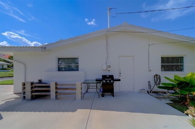 Building Photo - 9262 140th Ln