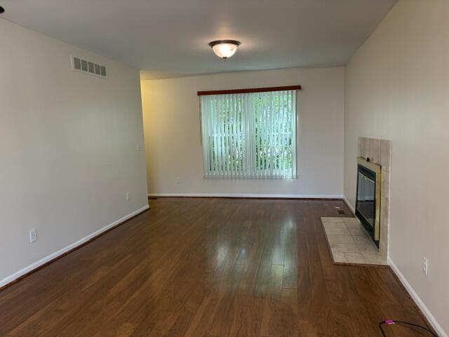 Building Photo - 328 N Pointe Dr