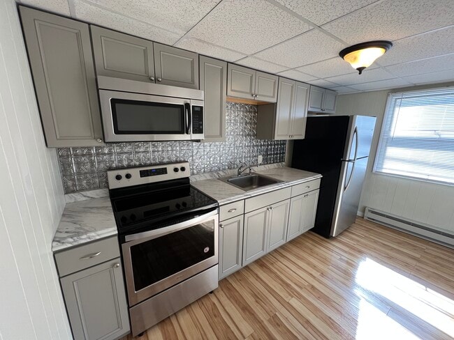 Building Photo - 607 Spring St