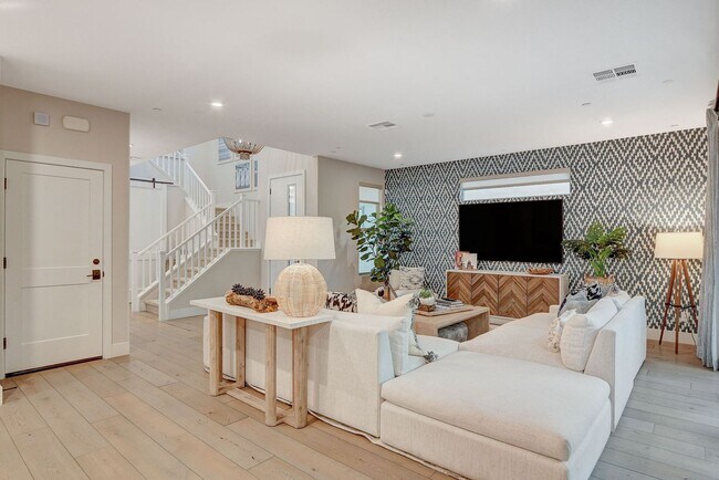 Building Photo - Luxury Designer Dream Home in Inspirada – ...