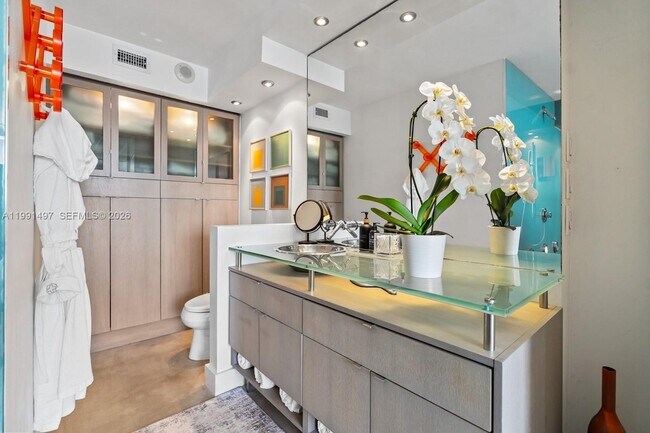 Building Photo - 5 Island Ave