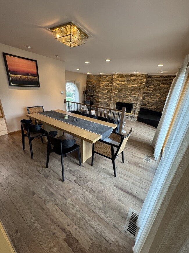 Building Photo - 1119 Deerfield Rd