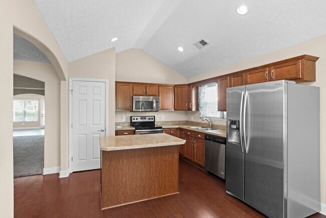 Building Photo - 1075 Campbell Ave