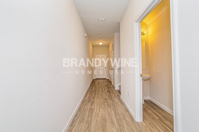 Building Photo - Apply Now! 3BED 2.5BATH