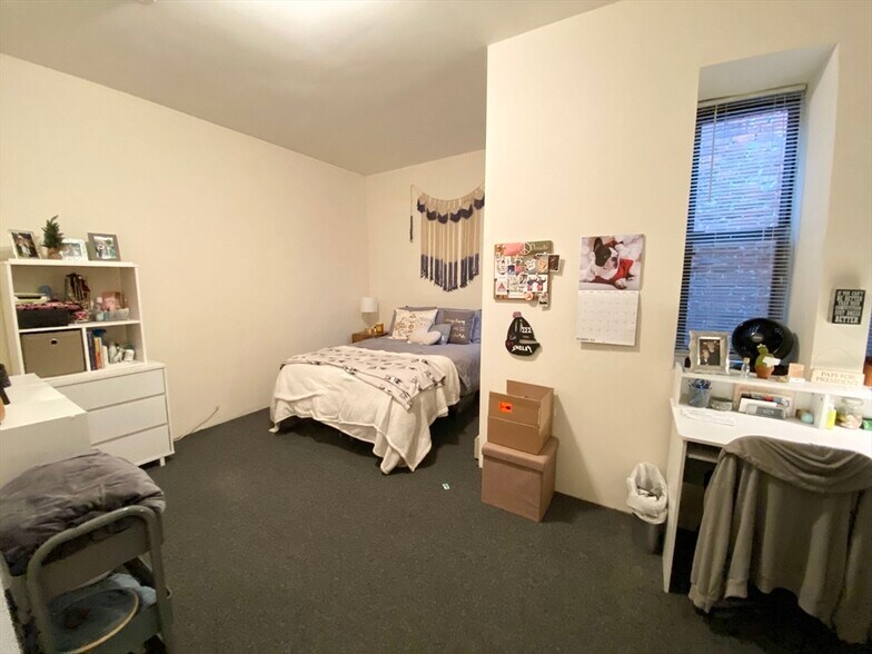 Building Photo - 546 Columbus Ave