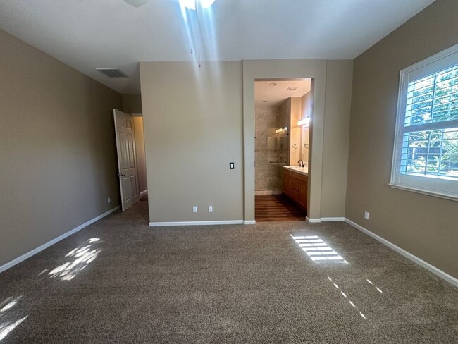 Building Photo - 9456 Vintner Cir