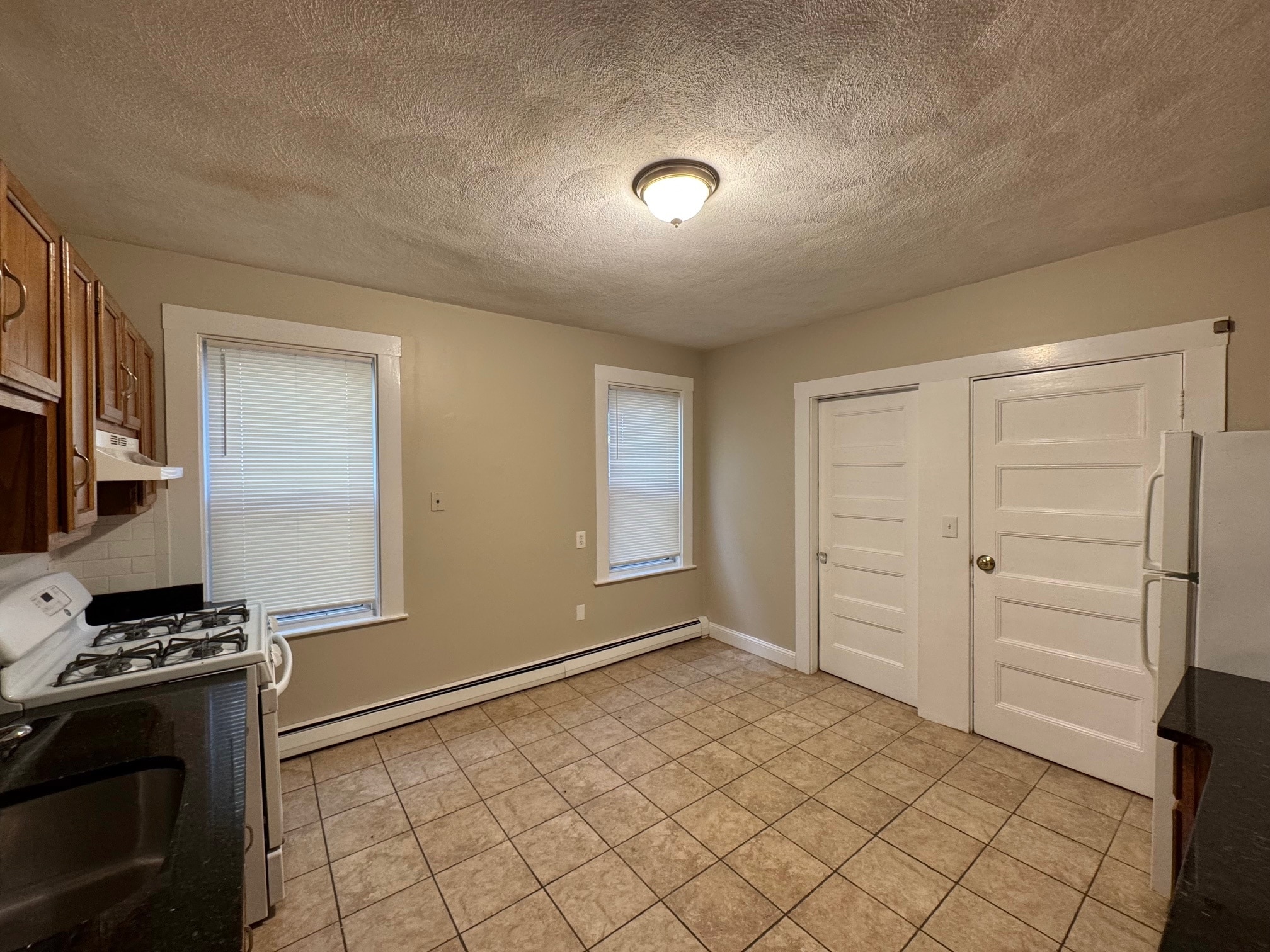 Building Photo - 97 Marion St