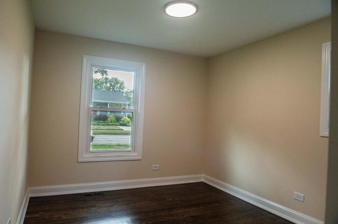 Building Photo - 1028 Valley Stream Dr