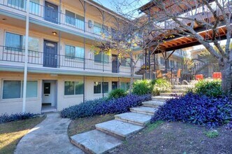 Building Photo - 1bed/1bath Condo in Travis Heights