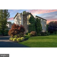 Building Photo - 114 Riverview Ave