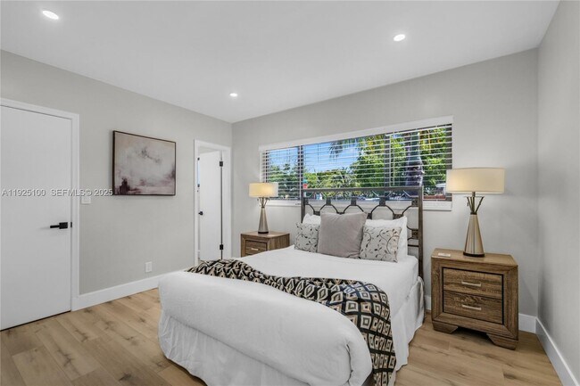 Building Photo - 1204 NE 7th St