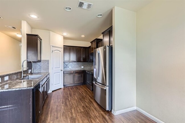 Building Photo - 112 Sabine River Dr