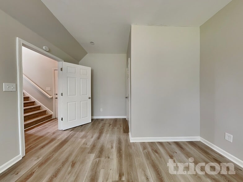 Building Photo - 219 Arlington Ct