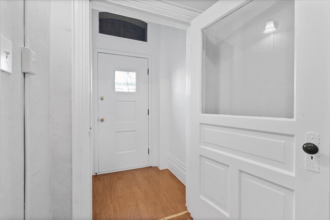 Building Photo - 176 42nd St