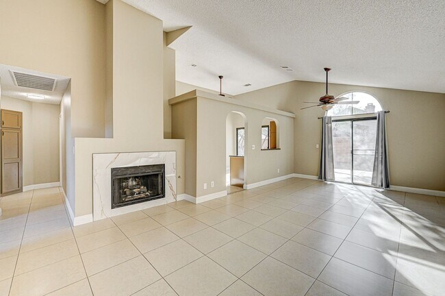 Building Photo - 3 bedroom single story in Henderson!