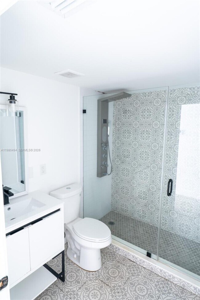 Building Photo - 3417 NW 22nd Ave