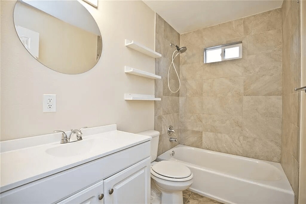 Building Photo - 2106 Dogwood Pl