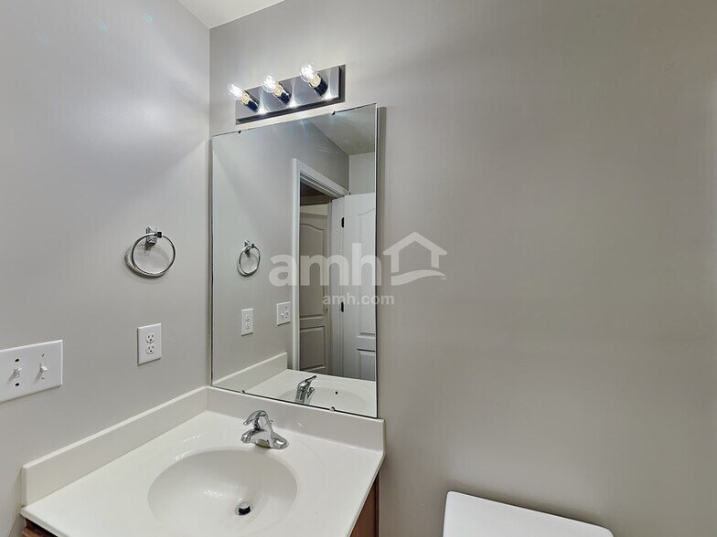 Building Photo - 6227 Thompson Brook Lane