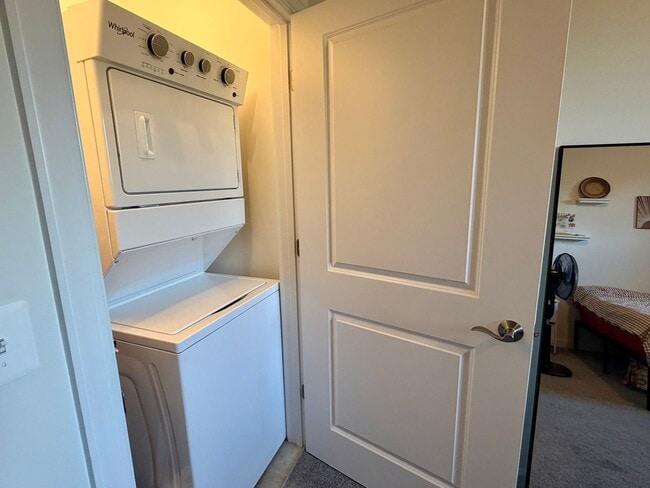 Building Photo - 1076 Delphi Ln