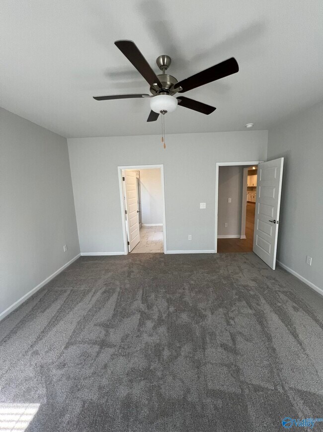 Building Photo - 159 Little Britain St