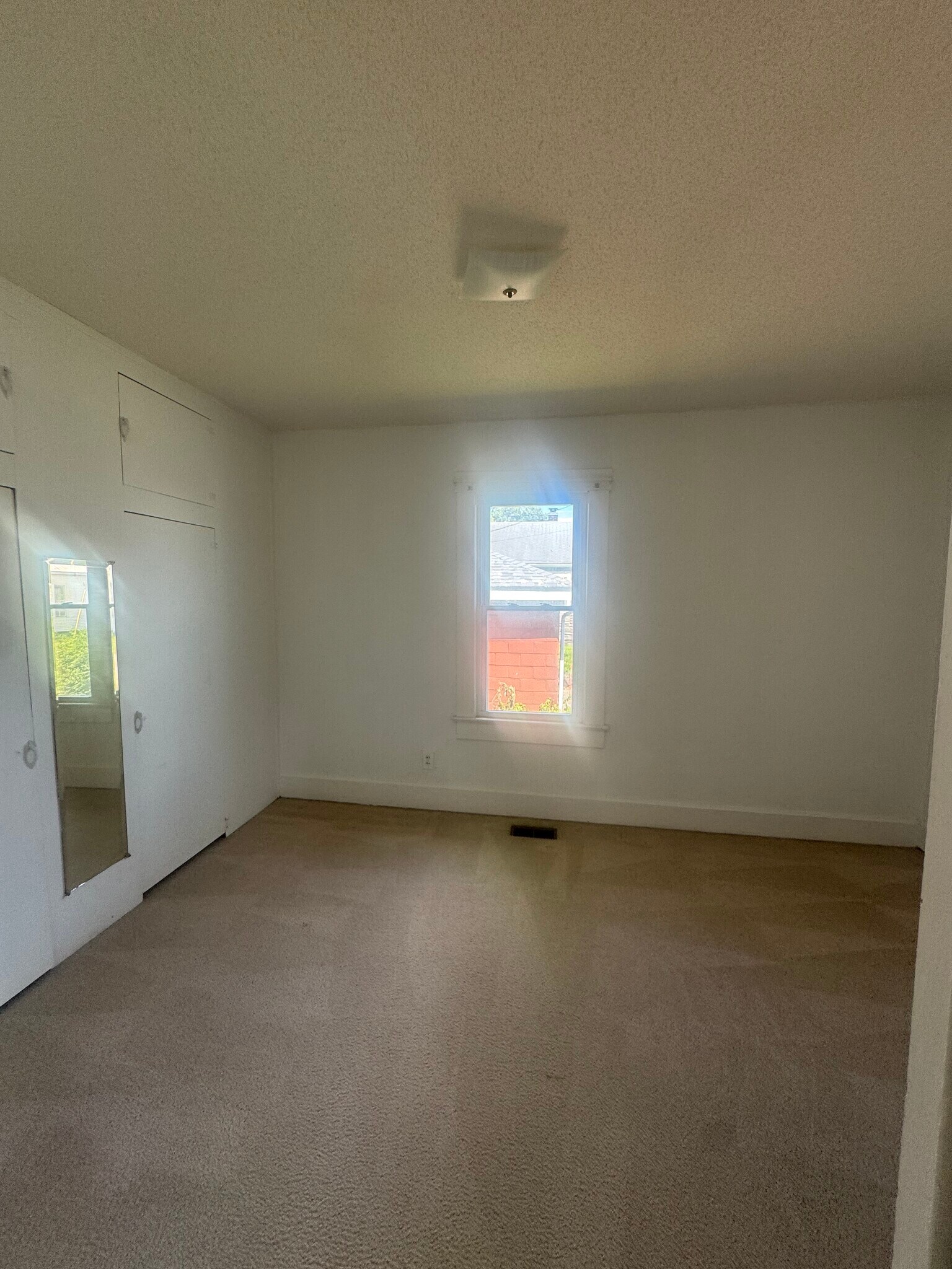 Building Photo - 407 Bayou St