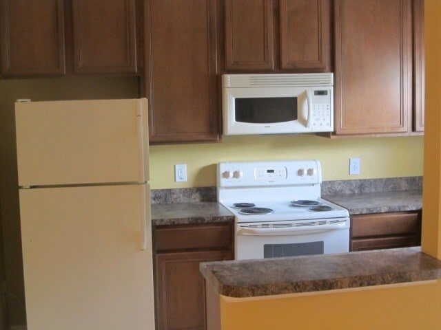 Building Photo - GREAT 3 BDRM 2-1/2 BATH WITH 1 CAR GARAGE ...