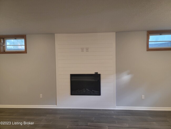 Building Photo - 10315 Amberwell Park Rd