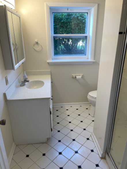 Building Photo - 2426 Highland Cir