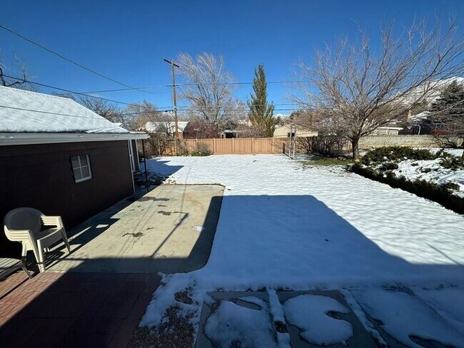 Building Photo - Millcreek Canyon Rim updated 3 bed 2 bath home