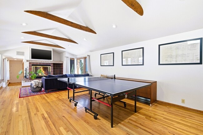 Building Photo - 499 Pine Song Trail