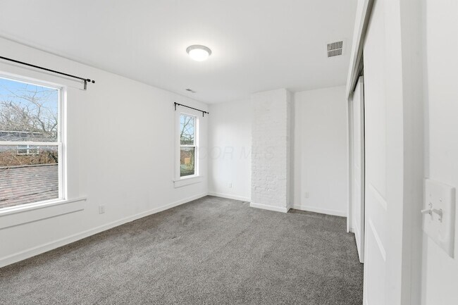 Building Photo - 905 McAllister Ave