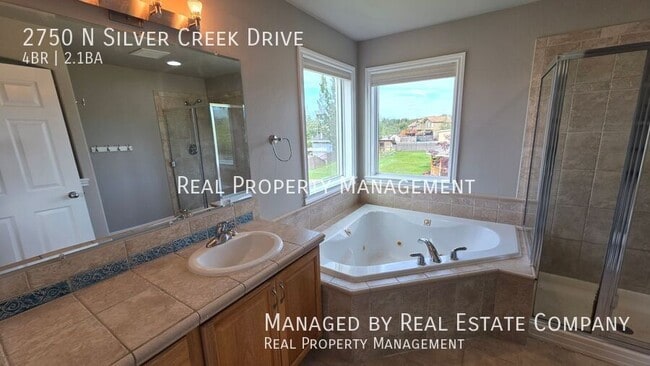 Building Photo - 2750 N Silver Creek Dr