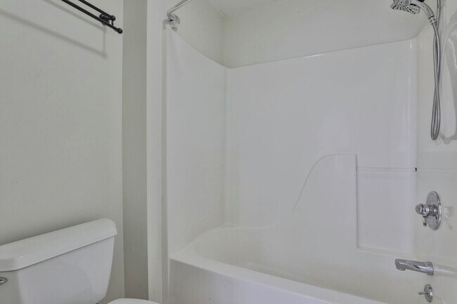 Building Photo - 92 Barrington Ave