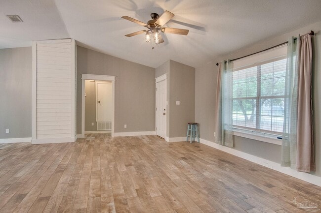 Building Photo - 8262 Pamplona St