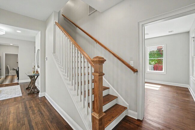 Building Photo - 1124 E 37th St