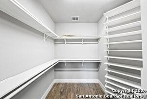 Building Photo - 950 Paradise Dr