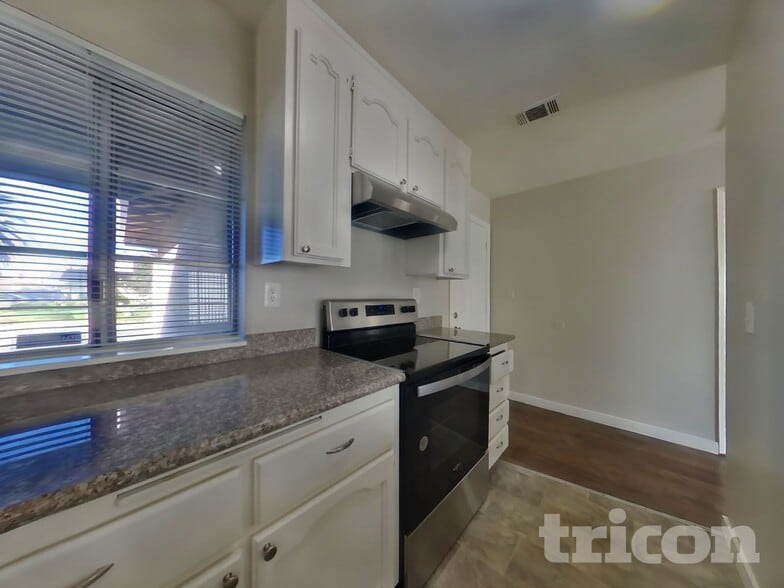 Building Photo - 607 Placer Ln