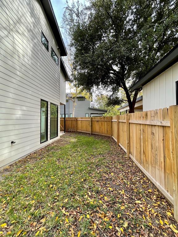 Building Photo - 1309 Palo Duro Rd