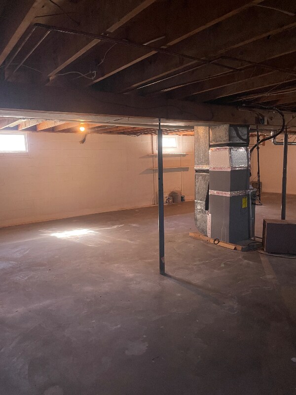 Building Photo - 409 Bond St