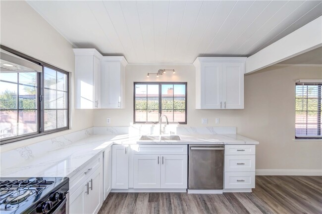 Building Photo - 24239 Huber Ave