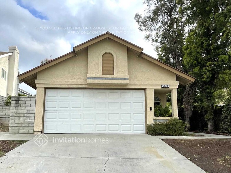 Primary Photo - 22845 Tamarack Ln