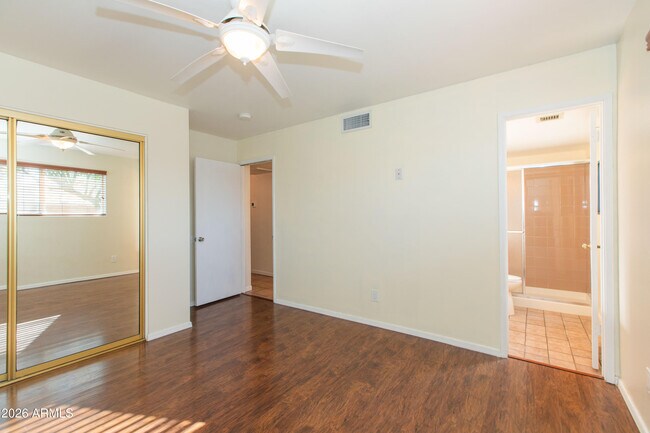 Building Photo - 1813 E Ellis Dr