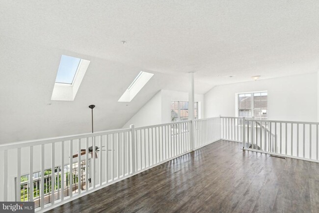 Building Photo - 4202 Aberdeen Ln