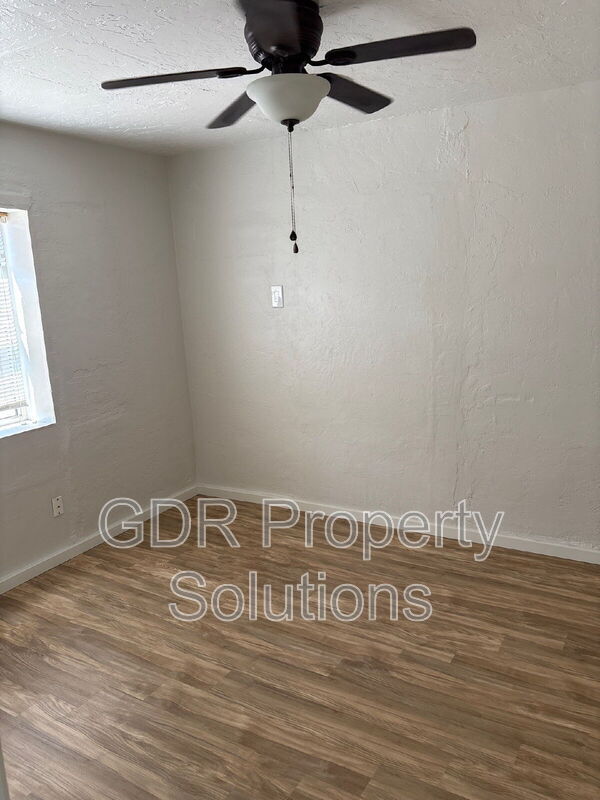 Building Photo - 1715 Griegos Rd NW