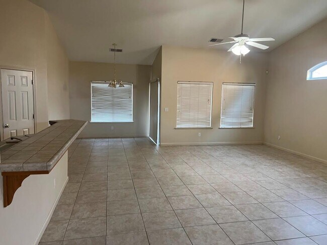 Building Photo - 1345 Florence