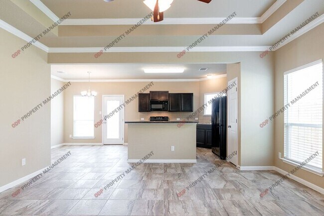 Building Photo - 2425 Bellmont