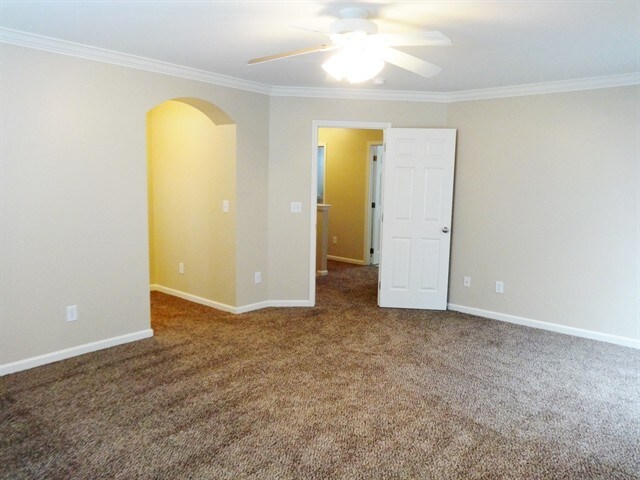 Building Photo - 114 Summer View Road