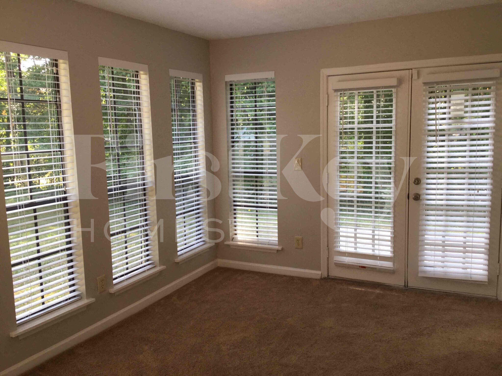 Building Photo - 5369 Biffle Ln