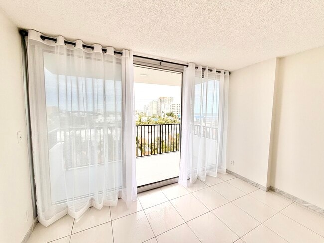 Building Photo - 531 N Ocean Blvd